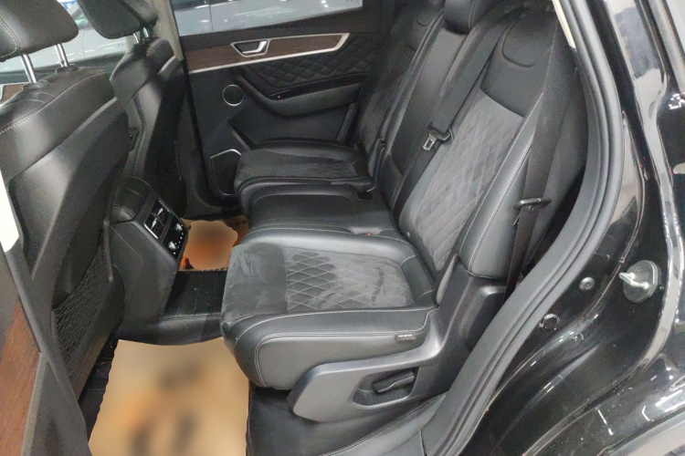 红旗HS7 2021款 2.0T DCT两驱智联旗畅版中控内饰21