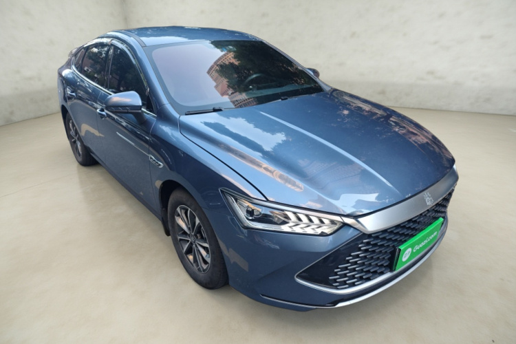 比亚迪 秦PLUS 2024款 荣耀版 DM-i 55KM领先型车身外观3