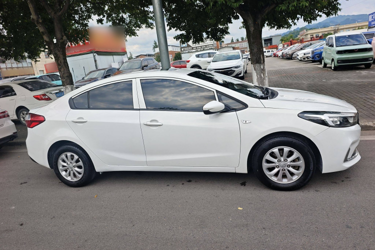 起亚K3 2017款  1.6L 自动15周年特别版GLS车身外观6002