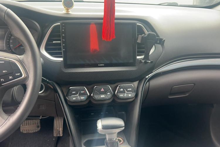 广汽传祺 传祺GS4 2015款 200T G-DCT豪华版局部细节16