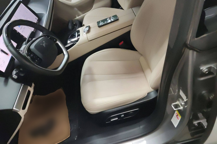 小鹏P7 2023款 586E局部细节19