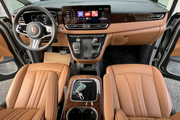 红旗HQ9 2023款 2.0T 智联旗享版中控内饰7002