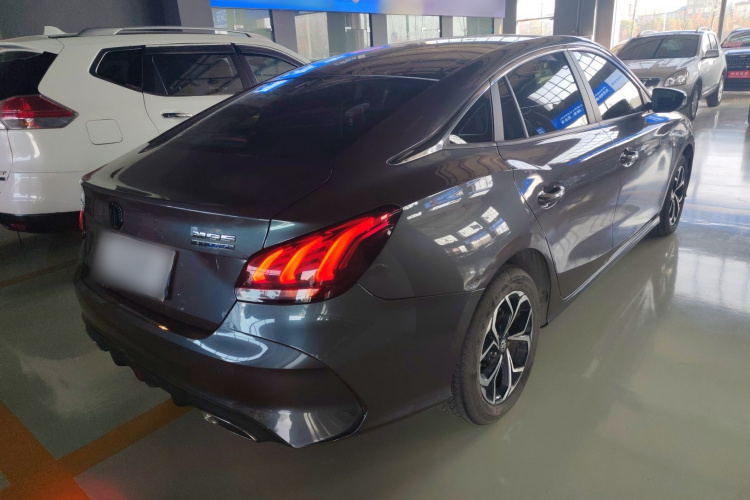 名爵 MG5 2021款 180DVVT 手动青春豪华版车身外观7