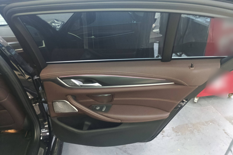 宝马5系新能源 2022款 改款二 535Le 先锋版M运动套装中控内饰7006