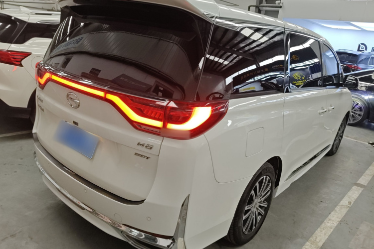 广汽传祺 传祺M8 2021款 领秀系列 390T 尊贵版车身外观6