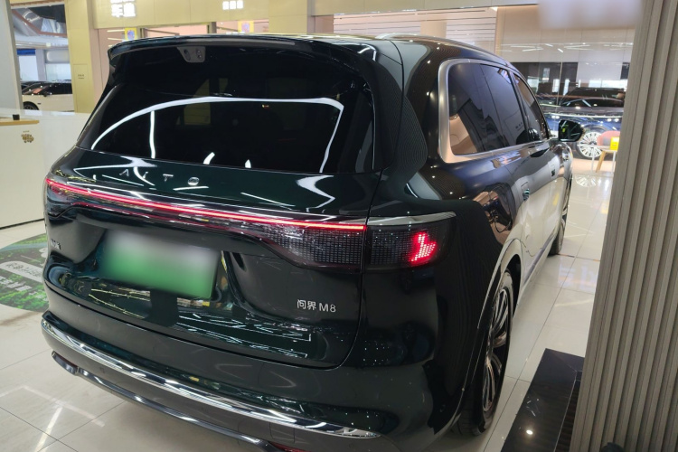 鸿蒙智行 问界M8 2025款 增程 Max+版 53.4kWh 5座版车身外观7