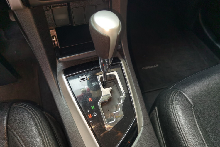 丰田 卡罗拉 2017款 改款 1.2T S-CVT GL局部细节18