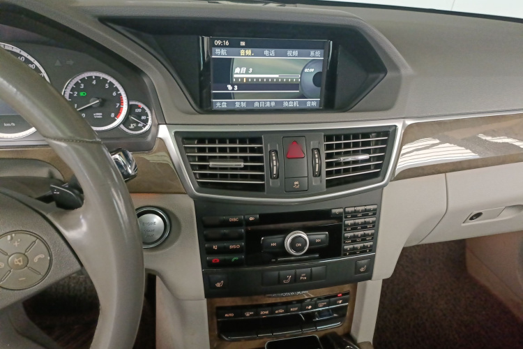 奔驰E级(进口) 2009款 E 300 优雅型局部细节16