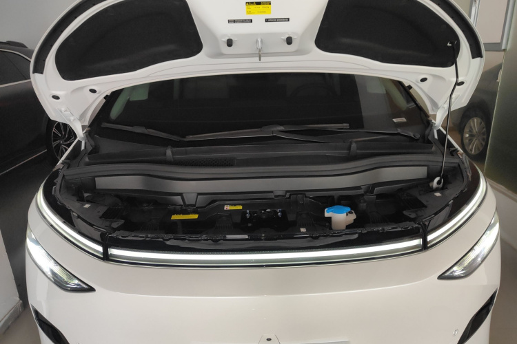 小鹏X9 2024款 702超长续航Max机舱底盘24