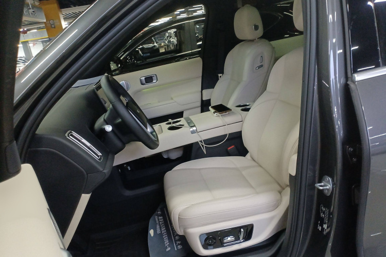 理想汽车 理想L9 2022款 Max局部细节19