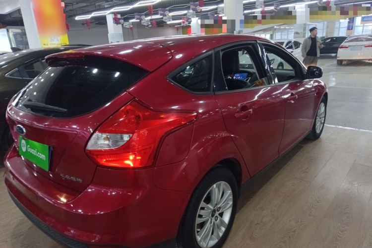 福特 福克斯 2012款 两厢 1.6L 自动舒适型车身外观7