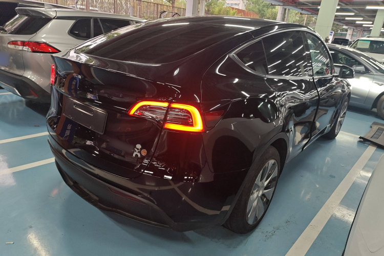 特斯拉 Model Y 2021款 长续航全轮驱动版车身外观6005