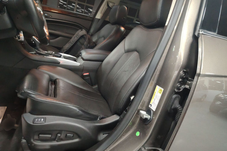 凯迪拉克SRX 2013款 3.0L 精英型局部细节19