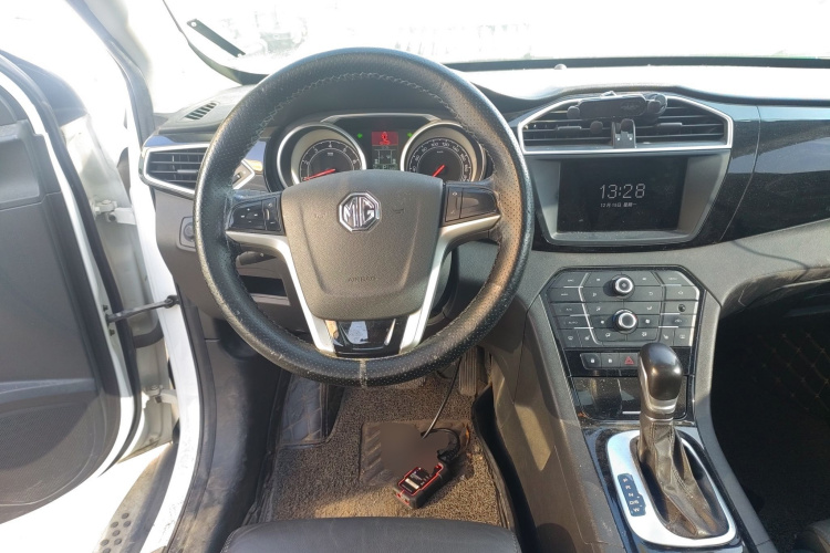 名爵 锐腾 2015款 2.0TGI TST豪华版中控内饰13