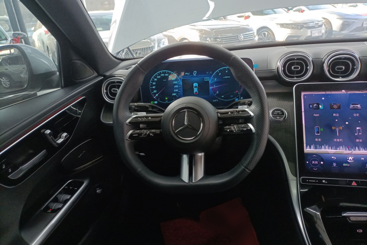 奔驰C级 2023款 改款二 C 260 L 运动版局部细节13