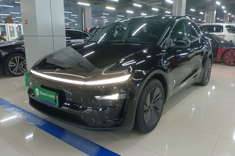 特斯拉 Model Y 2025款 后轮驱动版车身外观1