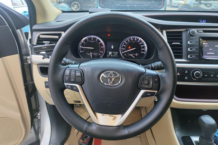 丰田 汉兰达 2017款 2.0T 两驱精英版 5座局部细节13