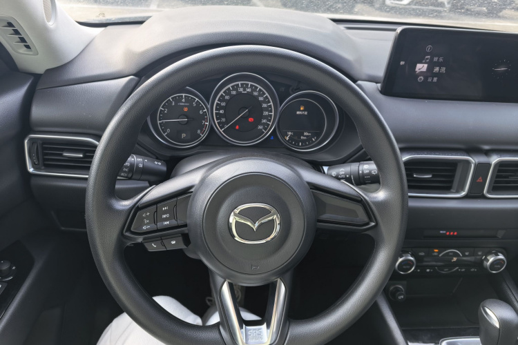 马自达CX-5 2024款 2.0L 自动两驱舒适型中控内饰7004
