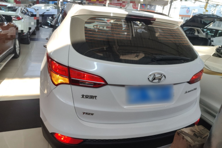 现代 胜达 2015款 2.0T 自动两驱智能型 5座车身外观6