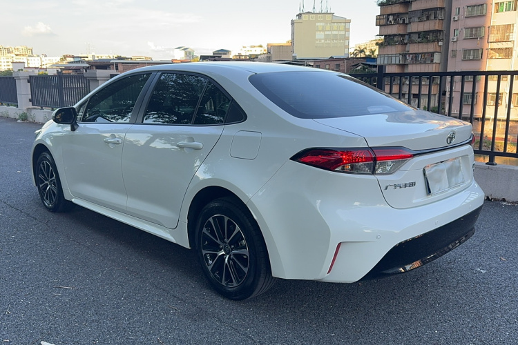 丰田 雷凌 2023款 185T CVT豪华版车身外观6005