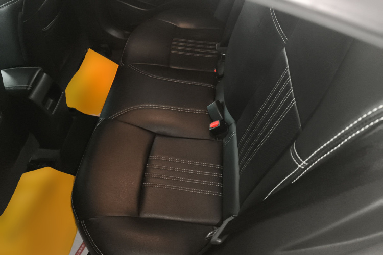 丰田 卡罗拉 2023款 1.2T 精英版中控内饰7004