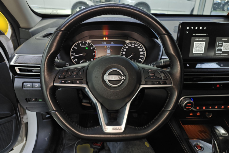 日产 天籁 2022款 2.0L XL-TLS 悦享版中控内饰13