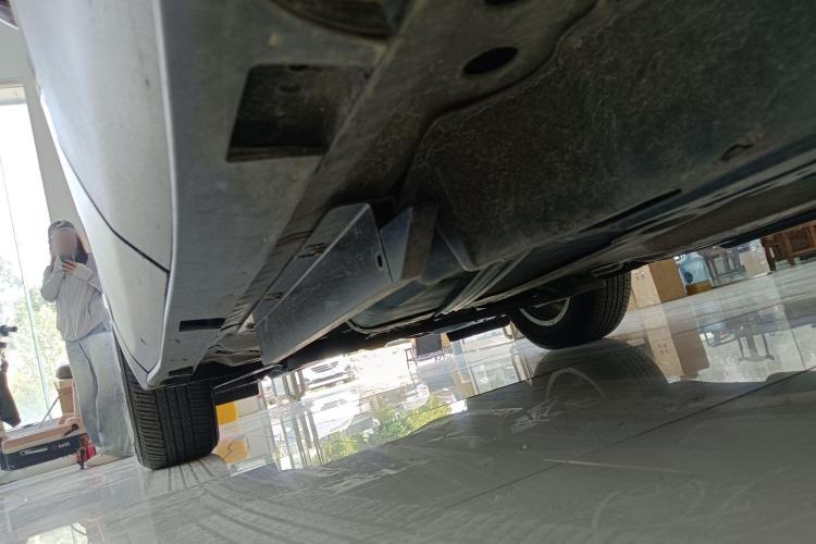 别克 昂科威 2021款 532T 两驱豪华型机舱底盘30