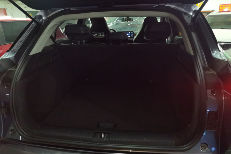 哪吒汽车 哪吒U 2021款 Pro 400 巡航版机舱底盘23