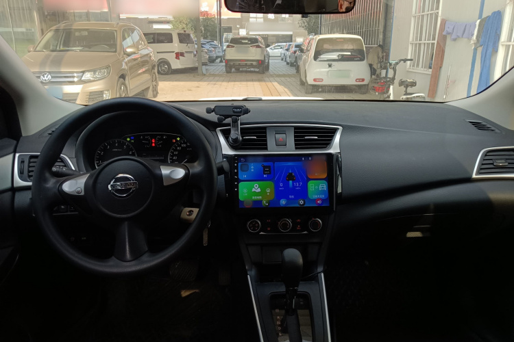 日产 轩逸 2024款 经典 1.6XE CVT舒适版中控内饰12