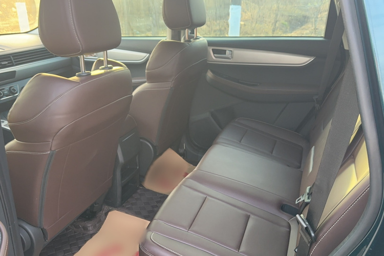 东风风行 风行T5 2023款 盛世款 1.6L 手动筑梦版 五座中控内饰7002