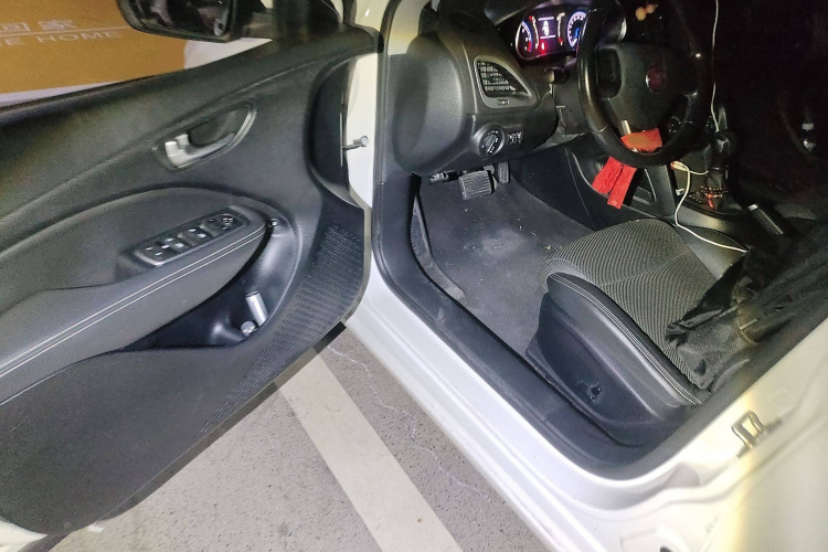 菲亚特 菲翔 2012款 1.4T 自动劲享版中控内饰7003