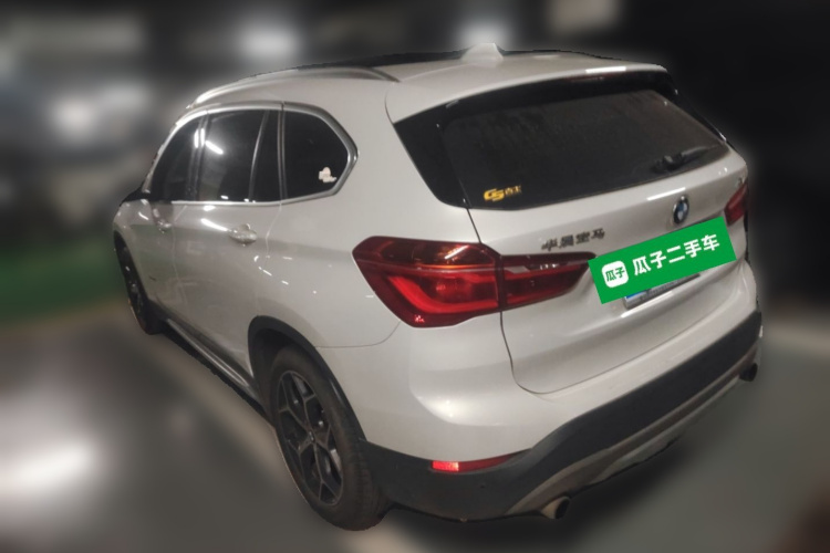 宝马X1 2018款 xDrive20Li 尊享型车身外观5