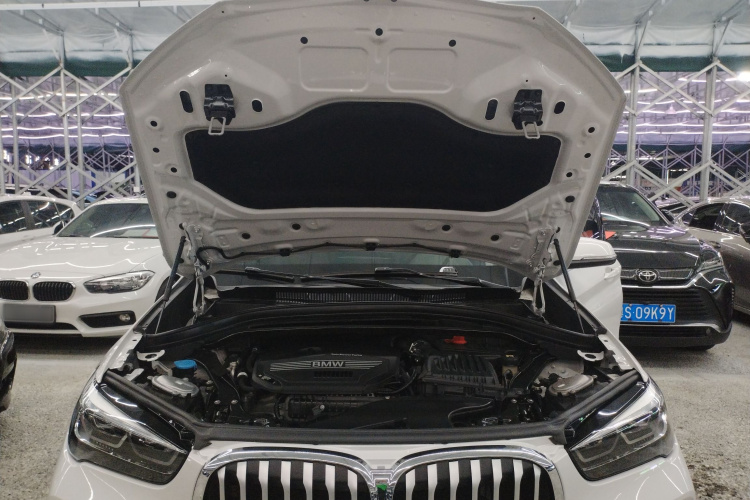 宝马X1 2020款 sDrive20Li 尊享型机舱底盘24