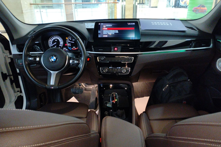 宝马X1 2021款 sDrive20Li 尊享型中控内饰12