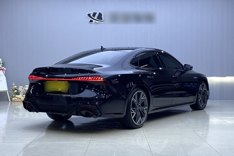 奥迪A7L 2024款 45 TFSI quattro S-line 黑武士版车身外观6004