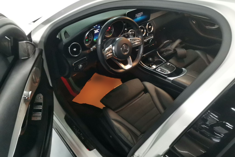 奔驰C级 2019款 C 260 运动版中控内饰7003