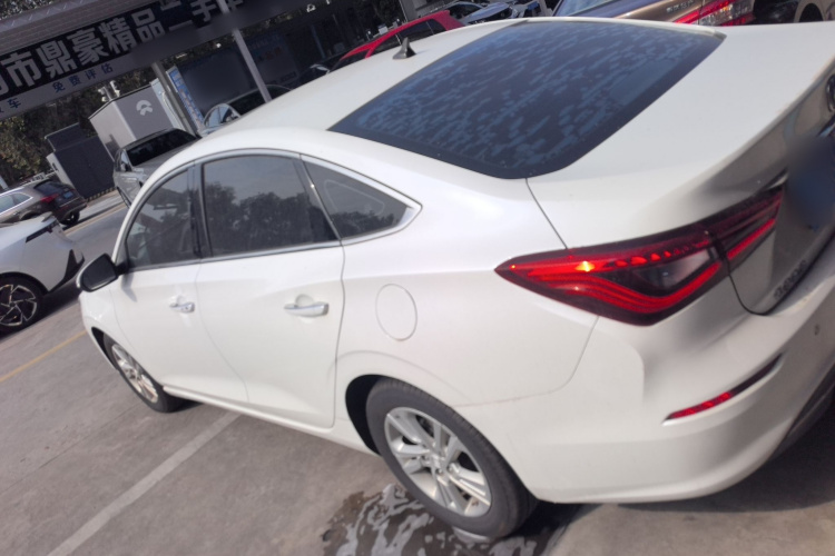 长安 逸动 2019款 高能版 1.6L GDI 手动先锋型 国VI车身外观6003