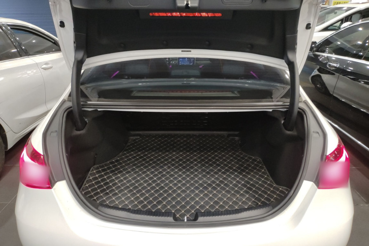 奔驰C级 2023款 C 260 L 运动版局部细节23