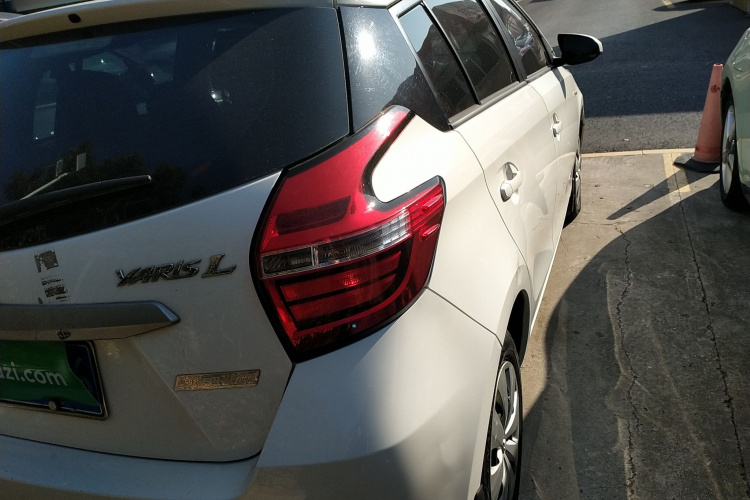 丰田 YARiS L 致炫 2016款 改款 1.5E CVT魅动版车身外观9