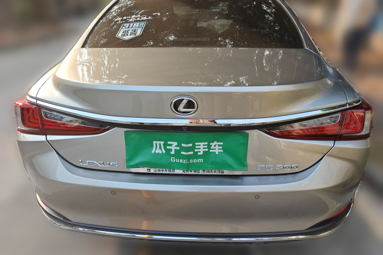 雷克萨斯ES 2024款 200 臻享版车身外观6