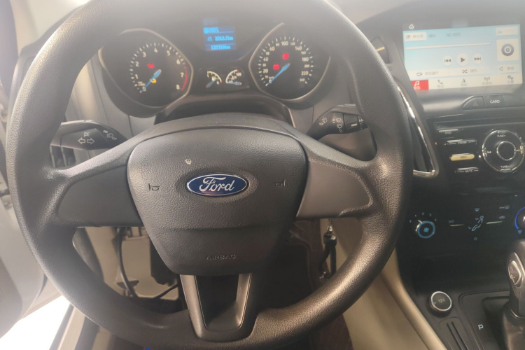 福特 福克斯 2017款 三厢 1.6L 自动舒适型智行版中控内饰13