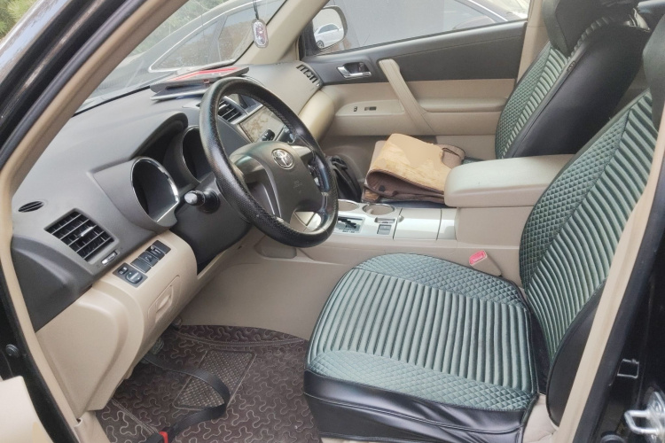 丰田 汉兰达 2012款 2.7L 两驱5座精英版局部细节19