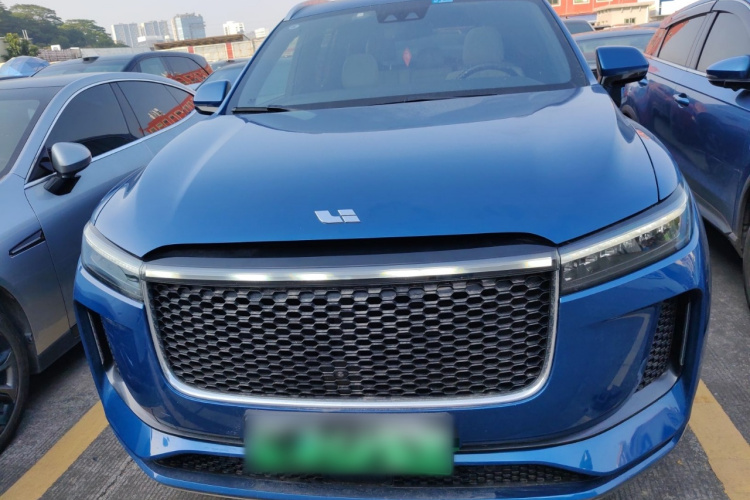 理想汽车 理想ONE 2020款 增程7座版车身外观2