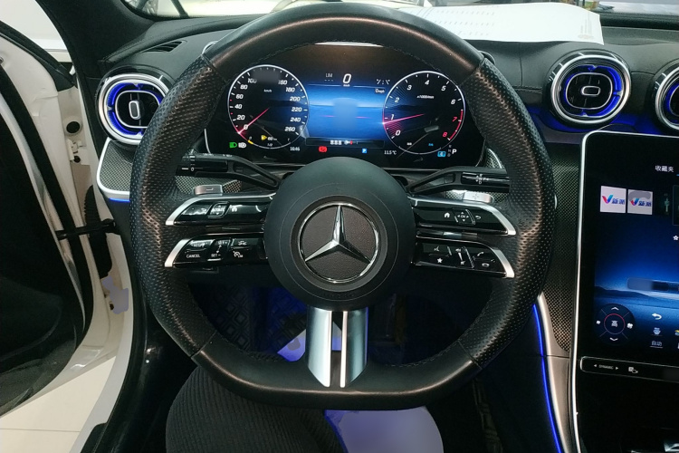 奔驰C级 2023款 C 260 L 运动版中控内饰13