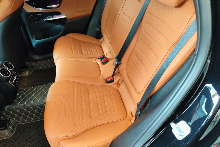 奔驰GLC 2023款 改款 GLC 260 L 4MATIC 动感型 5座中控内饰21