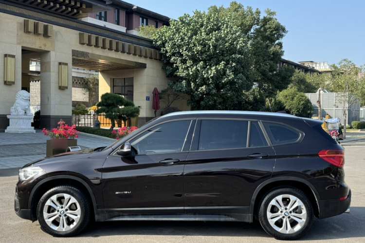 宝马X1 2016款 sDrive18Li 尊享型车身外观6002