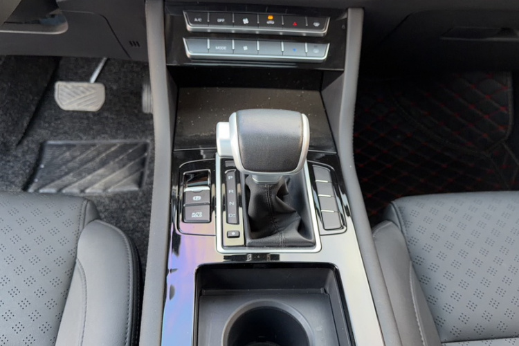 中国重汽VGV VGV U70 2020款 1.5T 自动智享精英版 7座局部细节18