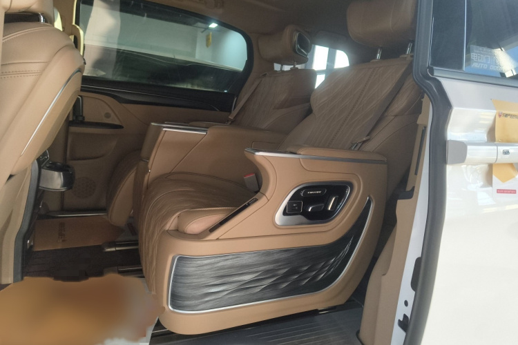 别克GL8 2021款 ES陆尊 653T 尊享型中控内饰7004