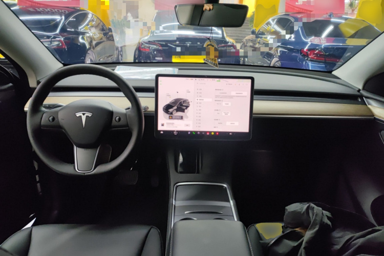 特斯拉 Model Y 2022款 后轮驱动版中控内饰12