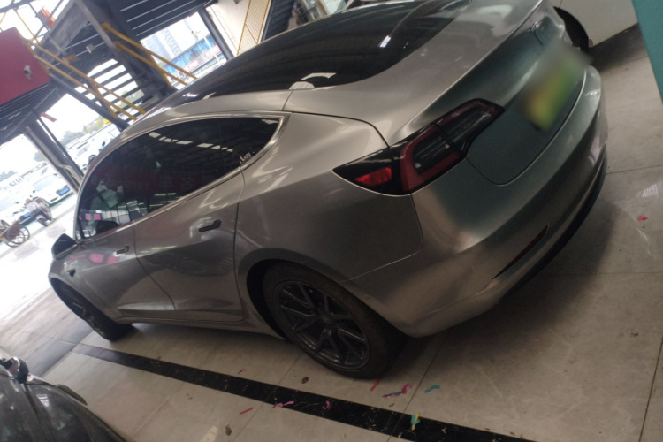 特斯拉 Model 3 2020款 标准续航后驱升级版车身外观4